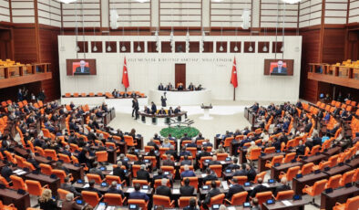İstifalar sonrası Meclis’te sandalye dağılımı değişti