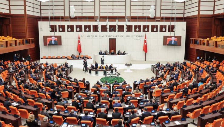 İstifalar sonrası Meclis’te sandalye dağılımı değişti